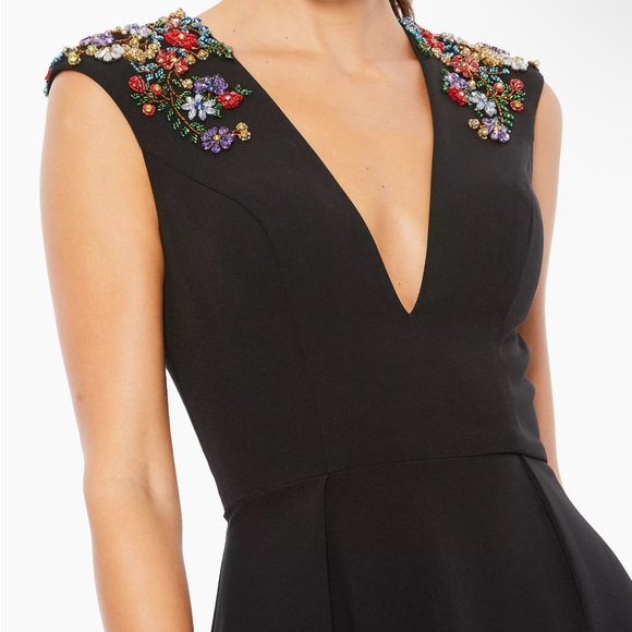 Max Duggal Style 26540# BEADED CAP SLEEVE V NECK A LINE GOWN Black Sz 14 - Picture 3 of 6